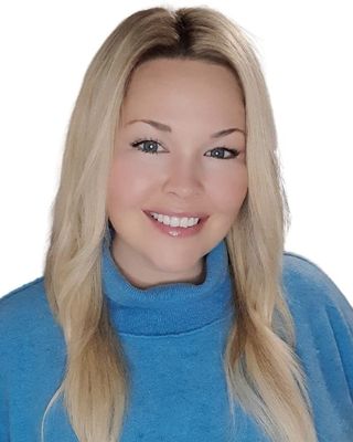 Photo of Holly Robinson, Registered Psychotherapist in Caledon, ON