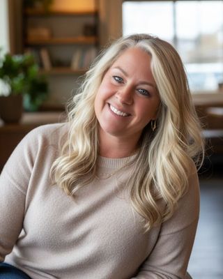 Photo of Stephanie Manning, Counselor, MA, LMHCA, CCPT