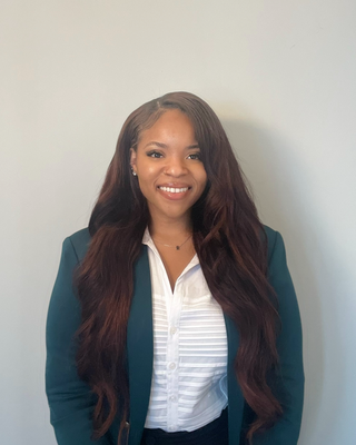 Photo of Raveen Lewis, Clinical Social Work/Therapist, LCSW, LICSW