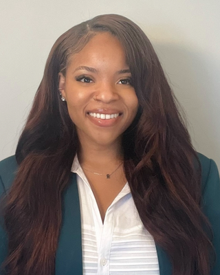 Photo of Raveen Lewis, Clinical Social Work/Therapist, LCSW, LICSW