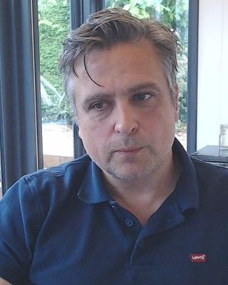 Photo of Dr Darren Ellis, Counsellor, PhD, MBACP
