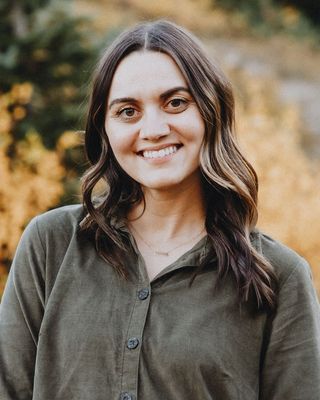Photo of Bri Leavitt, LCSW, MSW