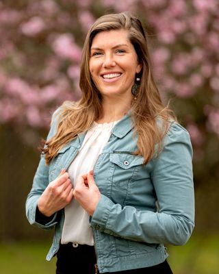 Photo of Laura Sweredoski - Traverse Therapy Services, Clinical Social Work/Therapist, LSWAIC