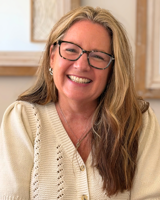 Photo of Robin Burnam, Clinical Social Work/Therapist, MA, LMSW
