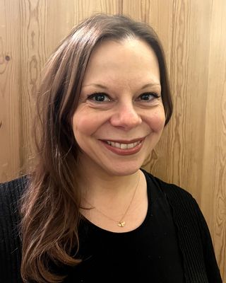 Photo of Olenka Hennessey, Counsellor in RG40, England