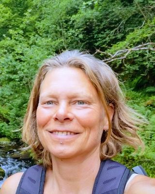 Photo of Leanne Shapter, Psychotherapist, MBABCP