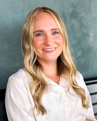 Photo of Lexingten Troehler, Marriage & Family Therapist Associate, MA, AMFT