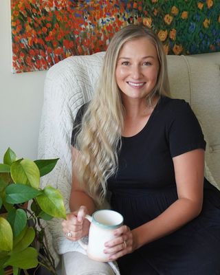 Photo of Samantha Hall, Psychiatric Nurse Practitioner, DNP