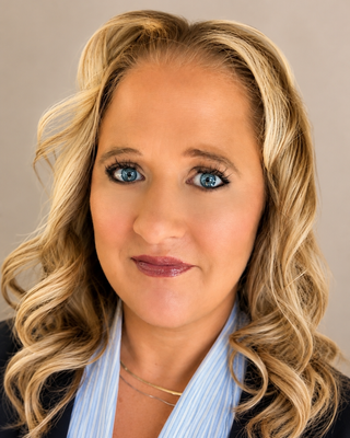 Photo of Lynn Woods, Psychiatric Nurse Practitioner, CRNP, PMHNP