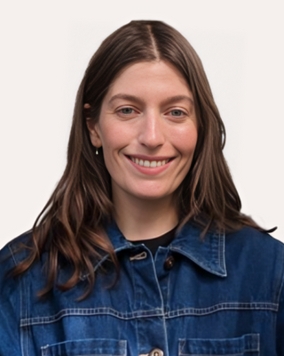 Photo of Alexandra Chisholm, Registered Psychotherapist (Qualifying), MA, CIEC