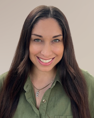 Photo of Elle Damian, Registered Mental Health Counselor Intern, RMHCI