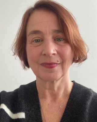 Photo of Lesley Harding, Psychotherapist, MSc, MUKCP