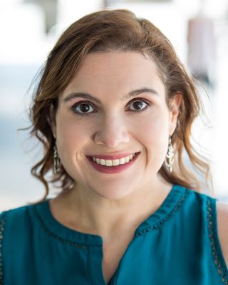 Photo of Rachel Kunstadt, LMSW, MFA
