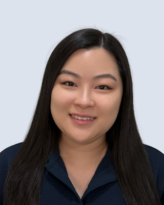 Photo of Michelle Cen, Registered Psychotherapist (Qualifying)