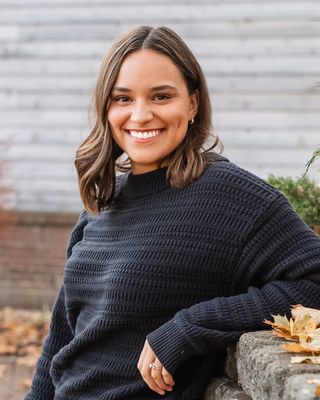Photo of Natalie Jacobs, Licensed Professional Counselor, MA, LPC, NCC, R-DMT
