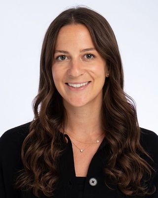 Photo of Zoe Bundas, Registered Social Worker in M4P, ON