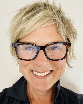 Photo of Krissy Stewart-Shering, Psychotherapist, MSc, HCPC-Art Therap.