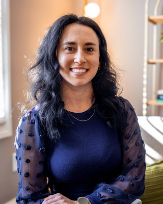 Photo of Nikki Riachy, Clinical Social Work/Therapist