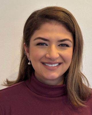 Photo of Faha Akmal Makhdum, Psychotherapist, MSc, MBACP