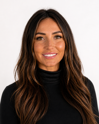 Photo of Aryssa Fischer, Registered Psychotherapist (Qualifying), MACP, RSW, BSW