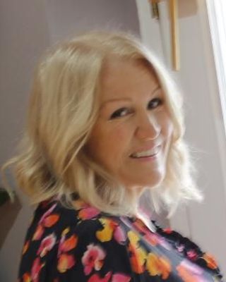 Photo of Dr Caroline Bligh