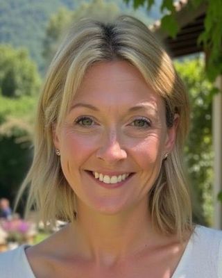 Photo of Lauren Carter, Counsellor, MBACP