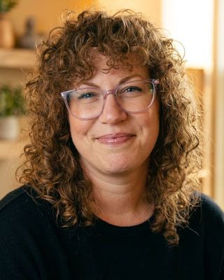 Photo of Jen Kalusa, Marriage & Family Therapist, LMFT