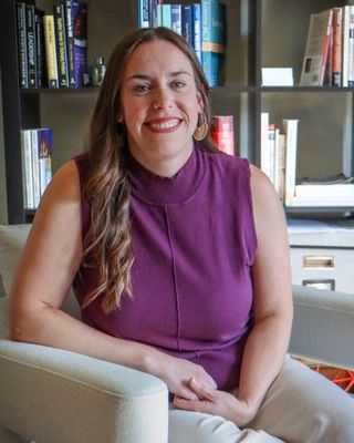 Photo of Julie Murray, Clinical Social Work/Therapist, MSW, LSW