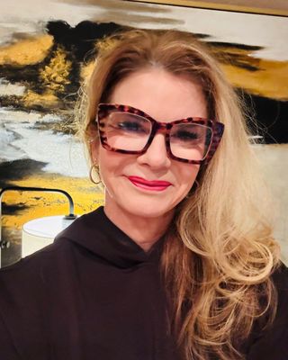 Photo of Courtney L Linsenmeyer-Obrien, PhD, MHR, PLC