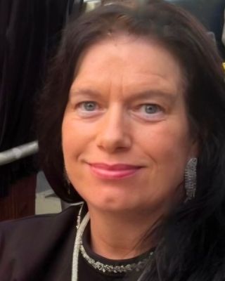 Photo of Caroline Burke, Psychotherapist, Pre-Accredited Member IACP