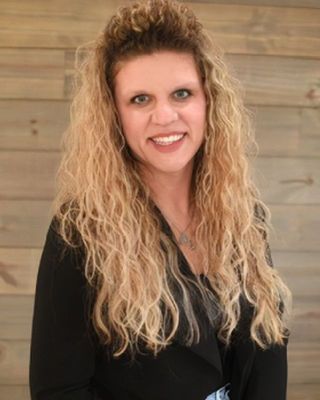 Photo of Holly Pierce, Psychiatric Nurse Practitioner