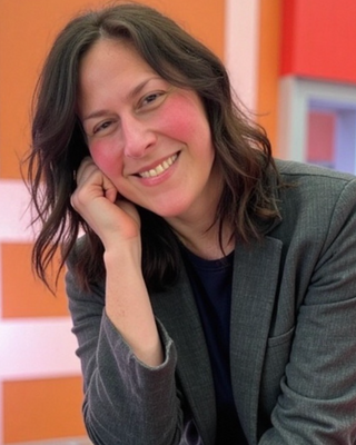 Photo of Hillary Buckholtz - Hillary B., ADHD & Trauma Therapy for Creatives, Marriage & Family Therapist, MA, LMFT