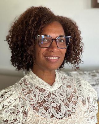 Photo of Aneesa Z Locke-Hines, Licensed Professional Counselor, MA, MBA, LPC