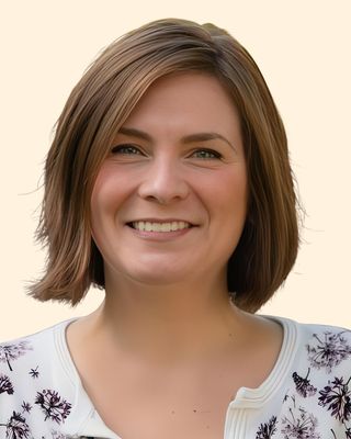 Photo of Jasmine Janis, Clinical Social Work/Therapist, MSW, LISW-S