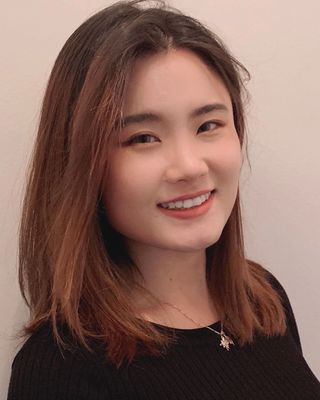 Photo of Grace Yi, Registered Psychotherapist, MA