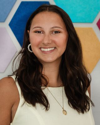 Photo of Carly Nash, Registered Mental Health Counselor Intern, MEd, RMHCI