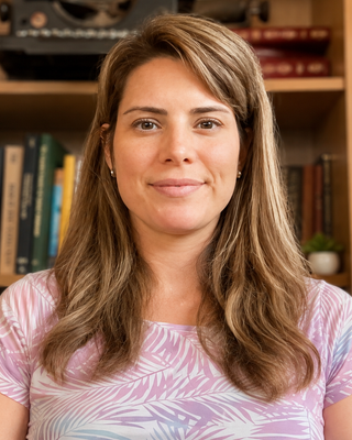 Photo of Dr Victoria Roberts, Psychologist, PsychD, HCPC - Clin. Psych.