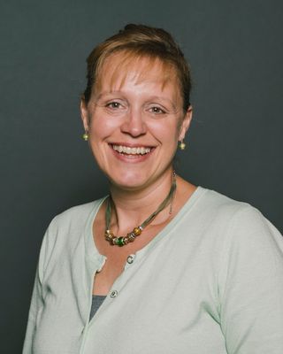 Photo of Zia Deeks, Counsellor, MBACP Accred
