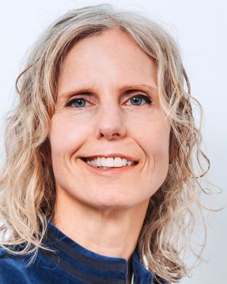 Photo of Emma Turner, Psychotherapist, ACP