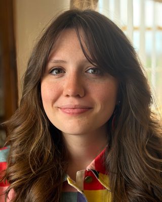 Photo of Sophia Woods, Creative Arts Therapist, LCAT, MS, MTBC