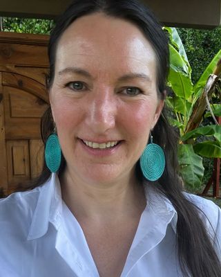 Photo of Arella Tomlinson - Art Therapist Arella Tomlinson, Art Therapist, ATR-P, MA