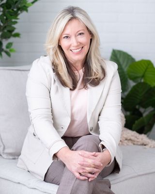 Photo of Karen Mowat, Registered Psychotherapist (Qualifying), BA Hons, RP(Q)