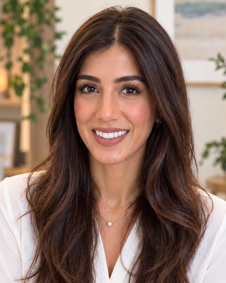 Photo of Sarah Ahmad - Sarah Ahmad / Individual & Couples Therapist, Registered Psychotherapist (Qualifying), RP(Q), MACP
