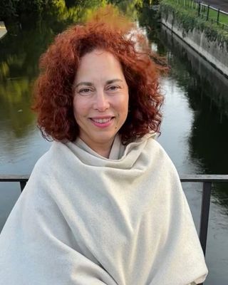 Photo of Yioulia Karagkouni, Psychotherapist in Faringdon, England