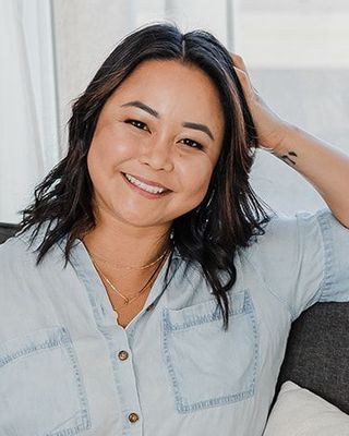 Photo of Jenn Nguyen, Marriage & Family Therapist, MS, LMFT, LPCC