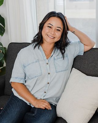 Photo of Jenn Nguyen, Marriage & Family Therapist, MS, LMFT, LPCC