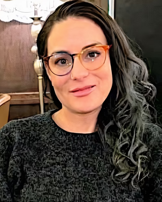Photo of Angela Kuzara, Marriage & Family Therapist, LMFT