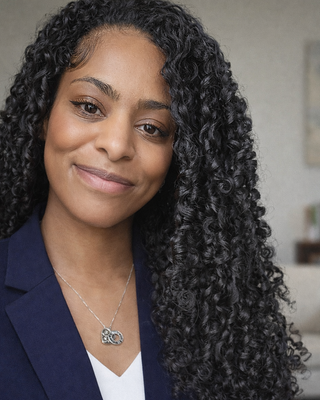 Photo of Mahalia Edwards, Psychotherapist, MBACP Accred