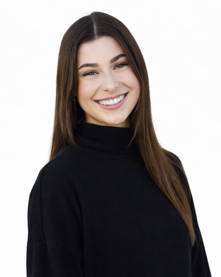 Photo of Lily Newbanks, Pre-Licensed Professional