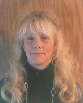 Photo of Laura Robbins, Psychiatric Nurse Practitioner, PMHNP, FNP